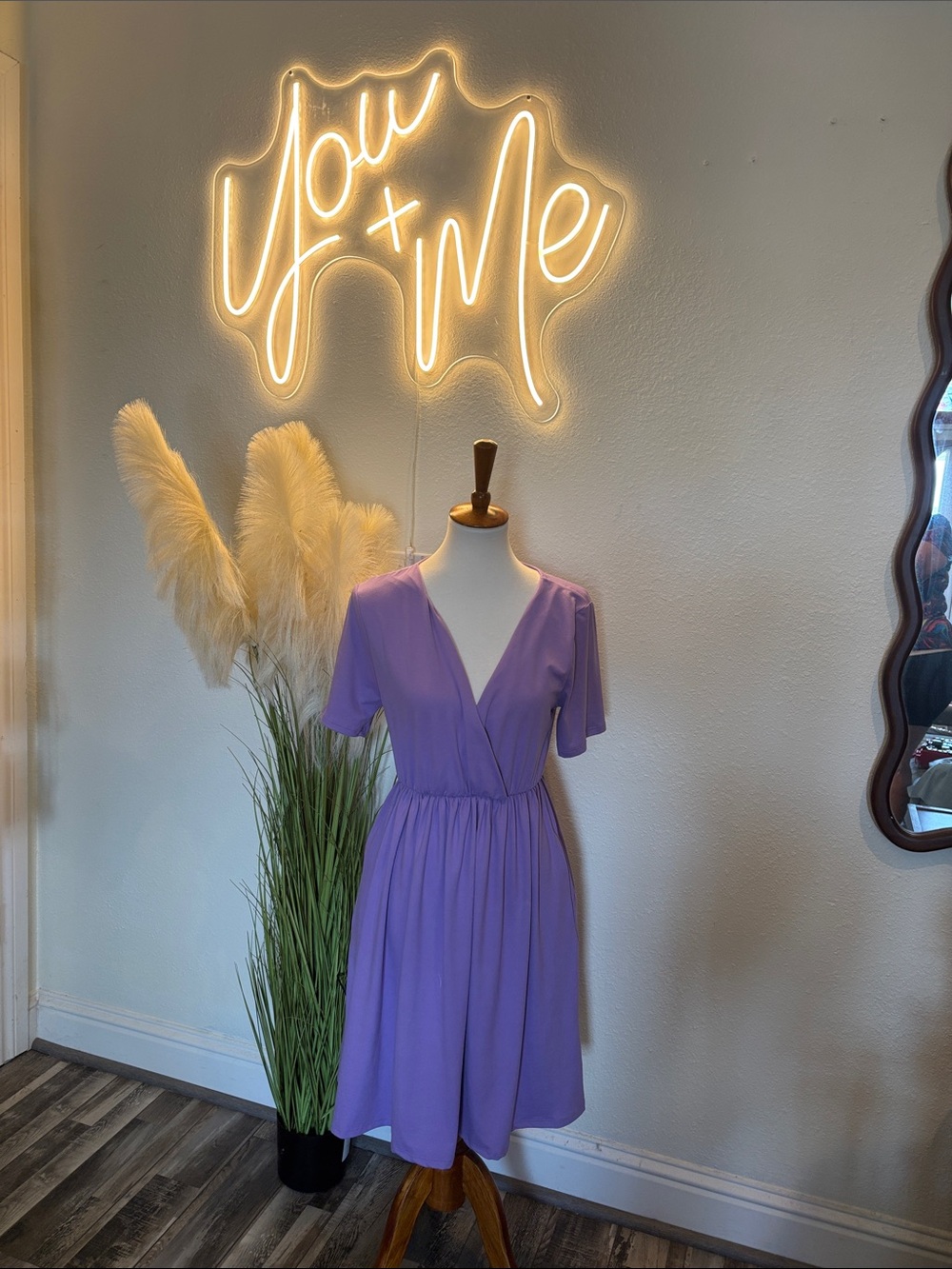 Soft Lavender V-Neck Short Sleeve Dress